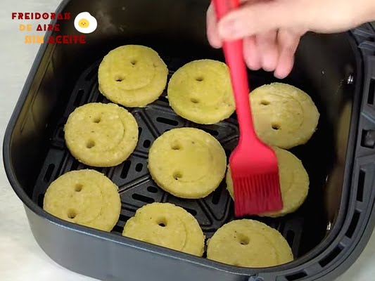 Como hacer caritas felices de patata y queso en freidora de aire