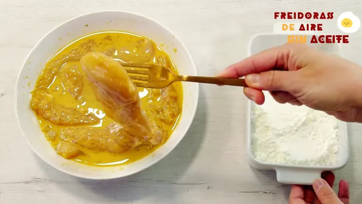 Cómo rebozar con maicena el pollo al limón