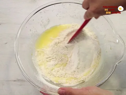 Preparación bizcocho de limón casero