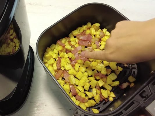 Receta airfryer de Huevos al Plato con patatas y bacon
